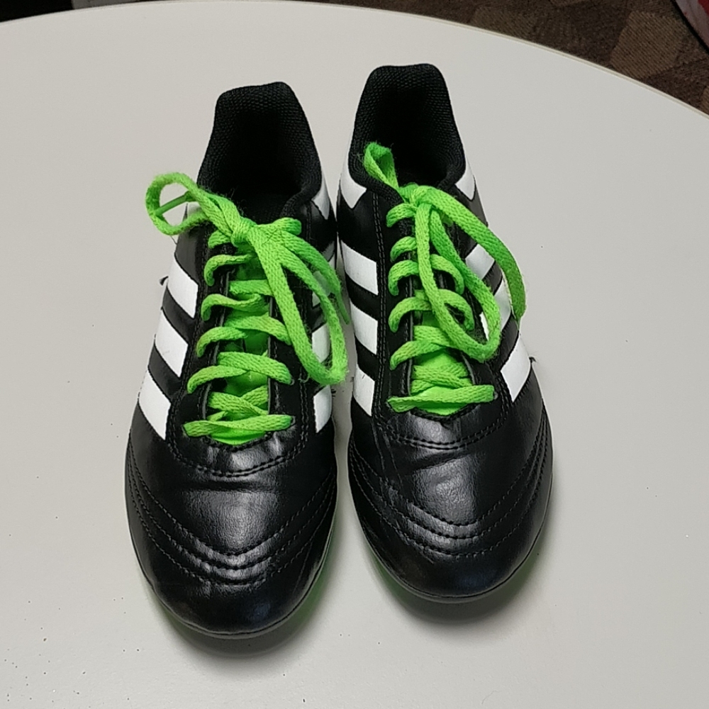 Boys Adidas Kleets size 3.5